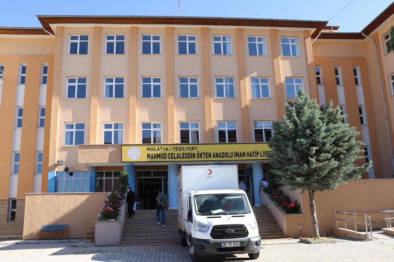 İmam hatip okullarından Kızılay'ın kan bağışı kampanyasına destek